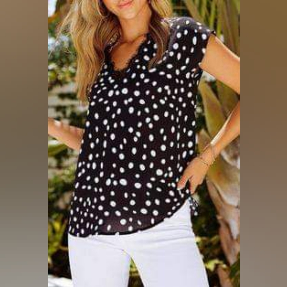 New With Tags Small Black White Polka Dot V-neck Eyelash Trim